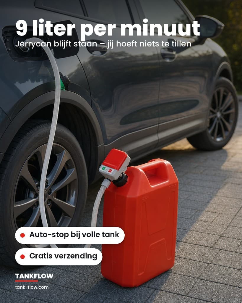 Pomp op jerrycan, slang in de tank van een auto